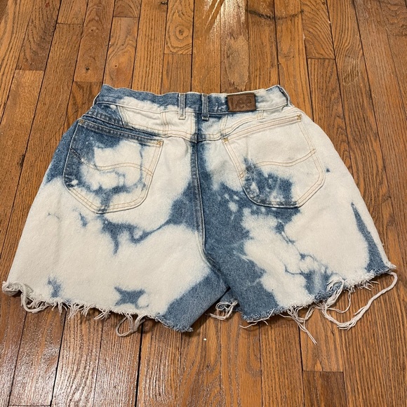 Vintage Tye Dyed Cut Off Distressed Jean Shorts - Picture 4 of 4